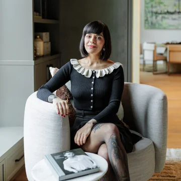 Laura Flores